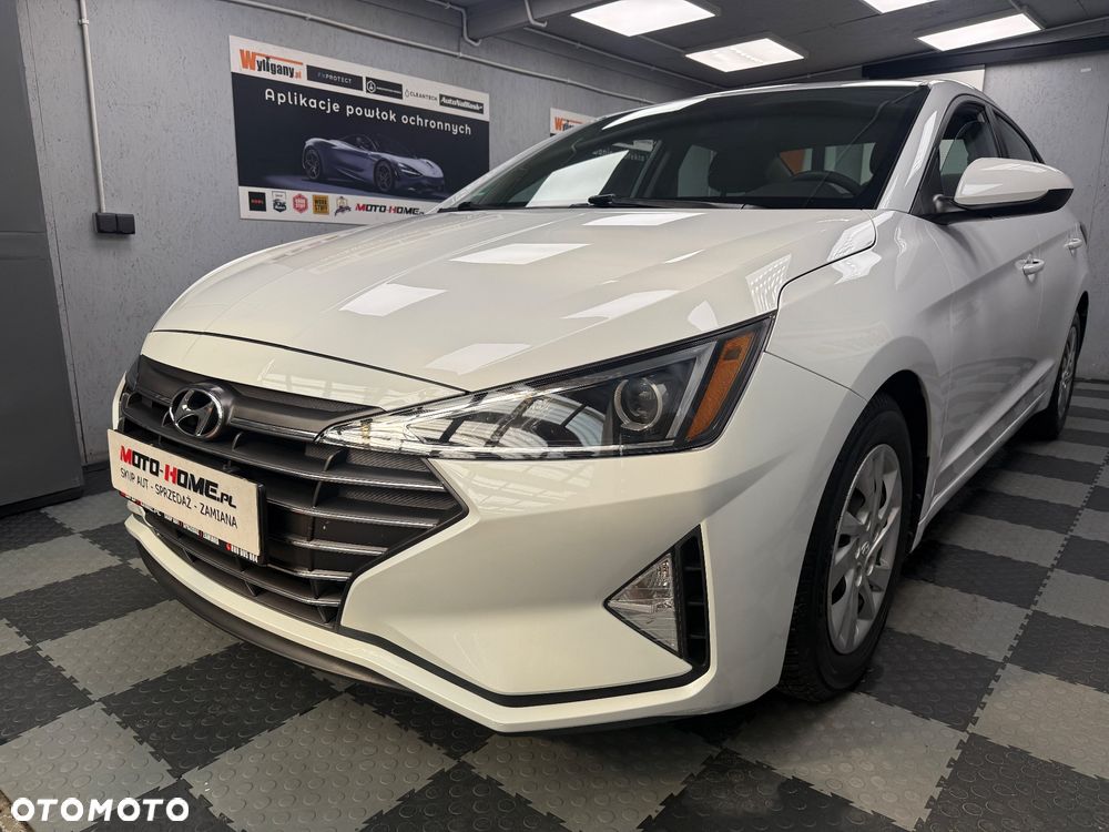 Hyundai Elantra - 23