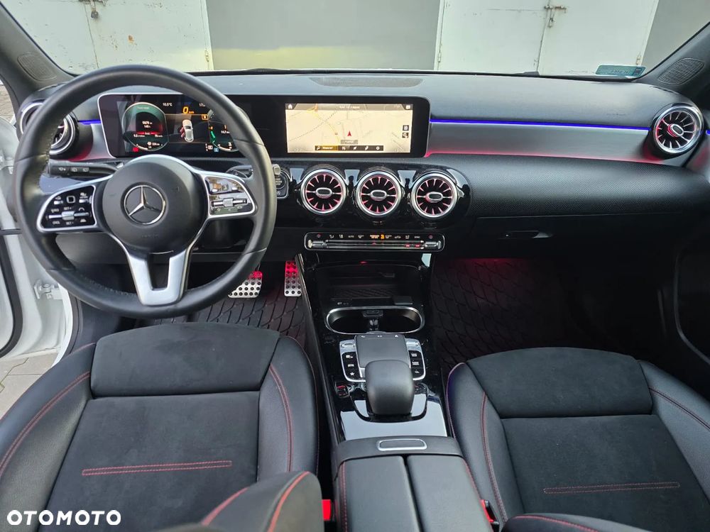 Mercedes-Benz Klasa A 250 4Matic 7G-DCT AMG Line - 25