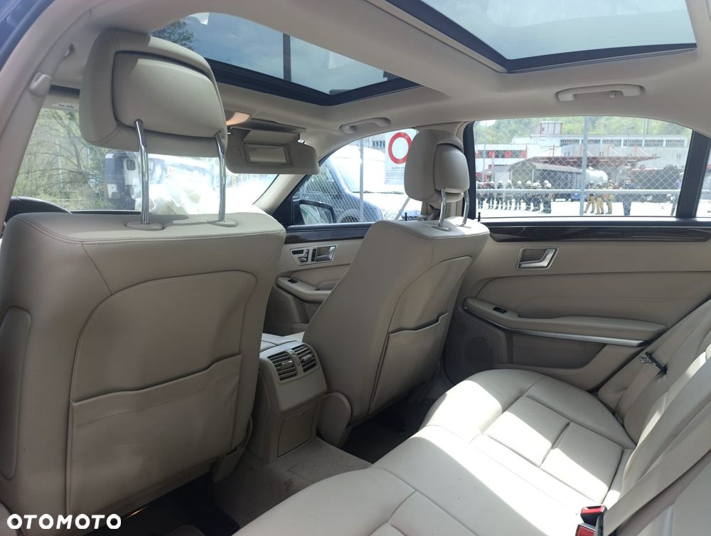 Mercedes-Benz Klasa E 350 4-Matic BlueEff - 6