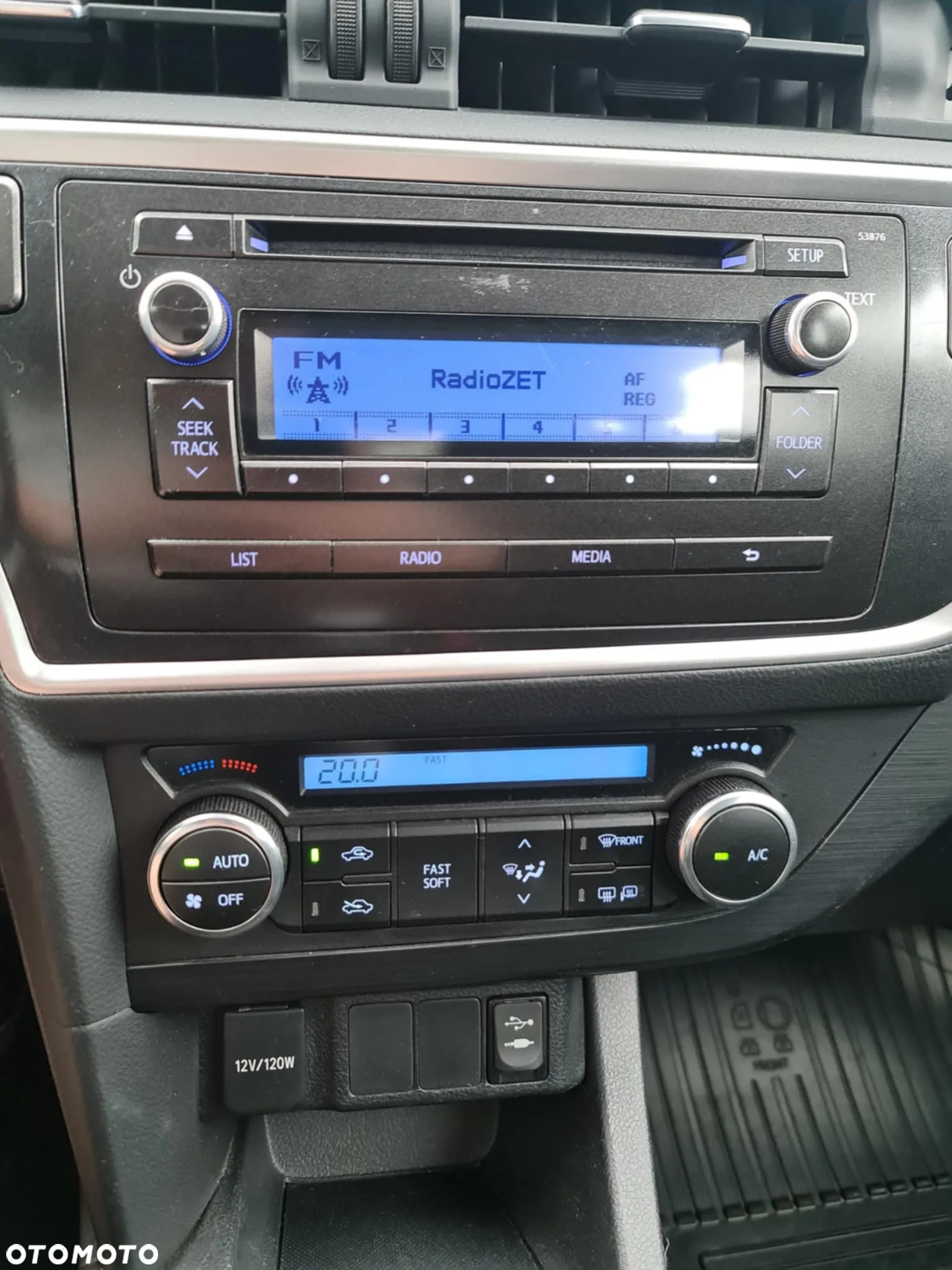 Toyota Auris - 11