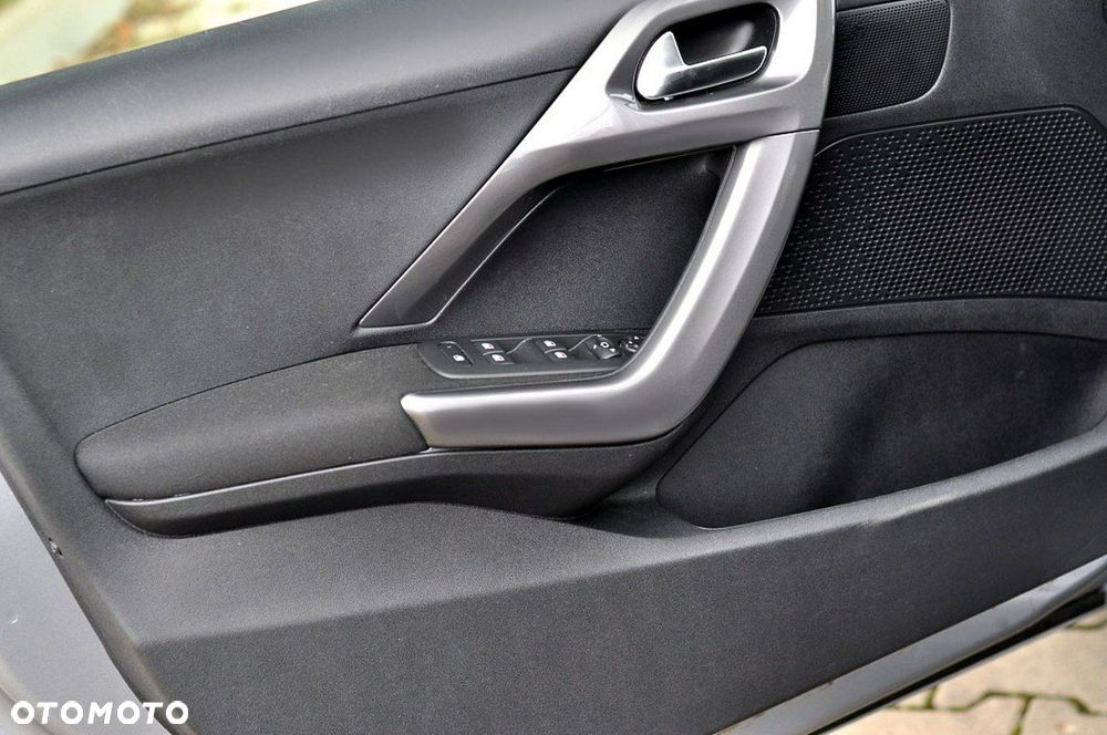 Peugeot 2008 1.2 Pure Tech Active S&S - 11