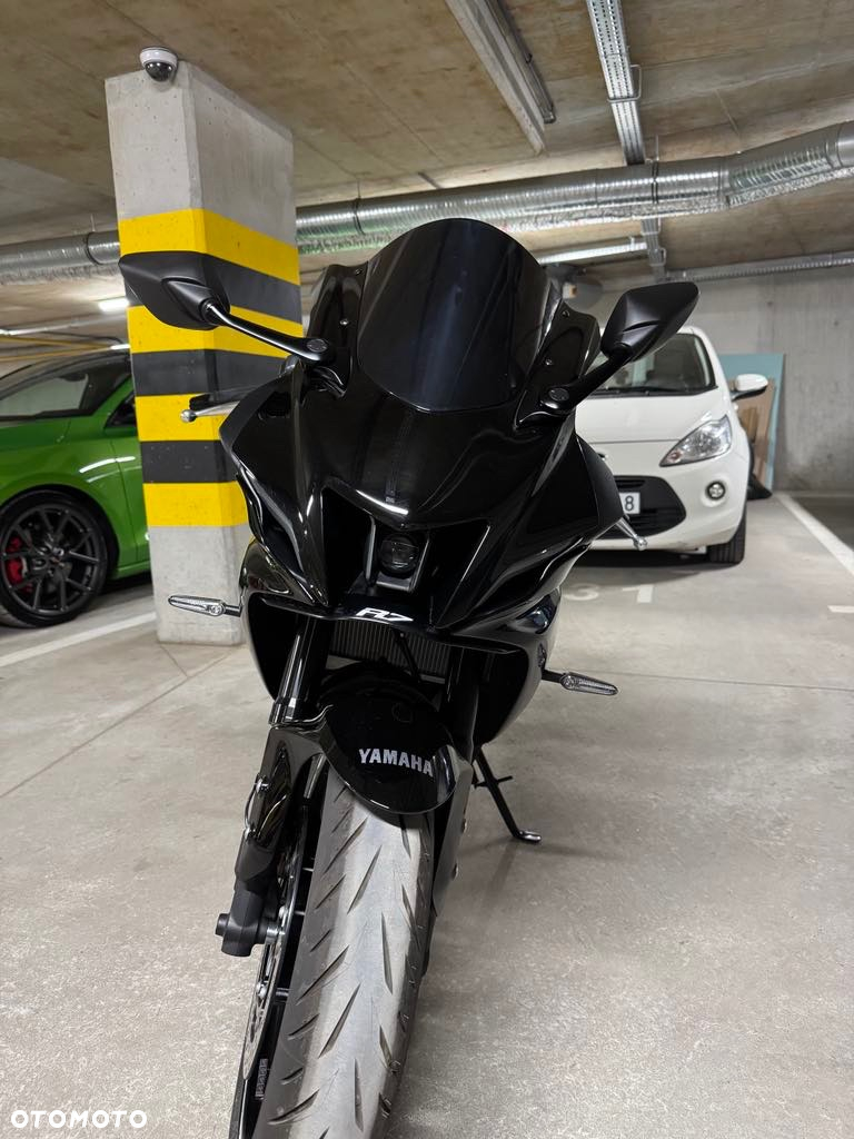 Yamaha R7 - 9