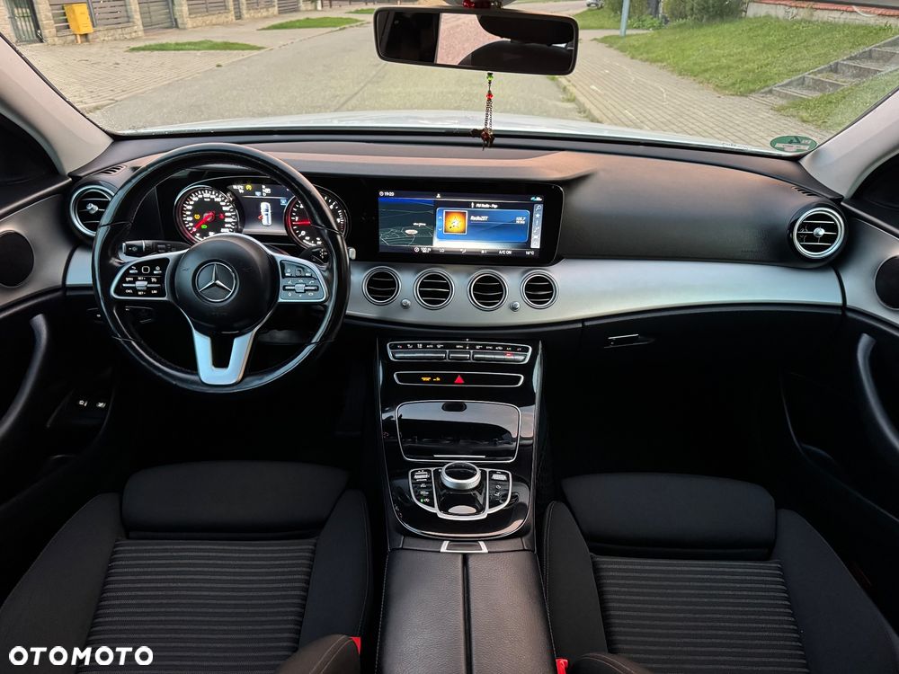 Mercedes-Benz Klasa E 220 d 4Matic 9G-TRONIC Sportstyle Edition - 7