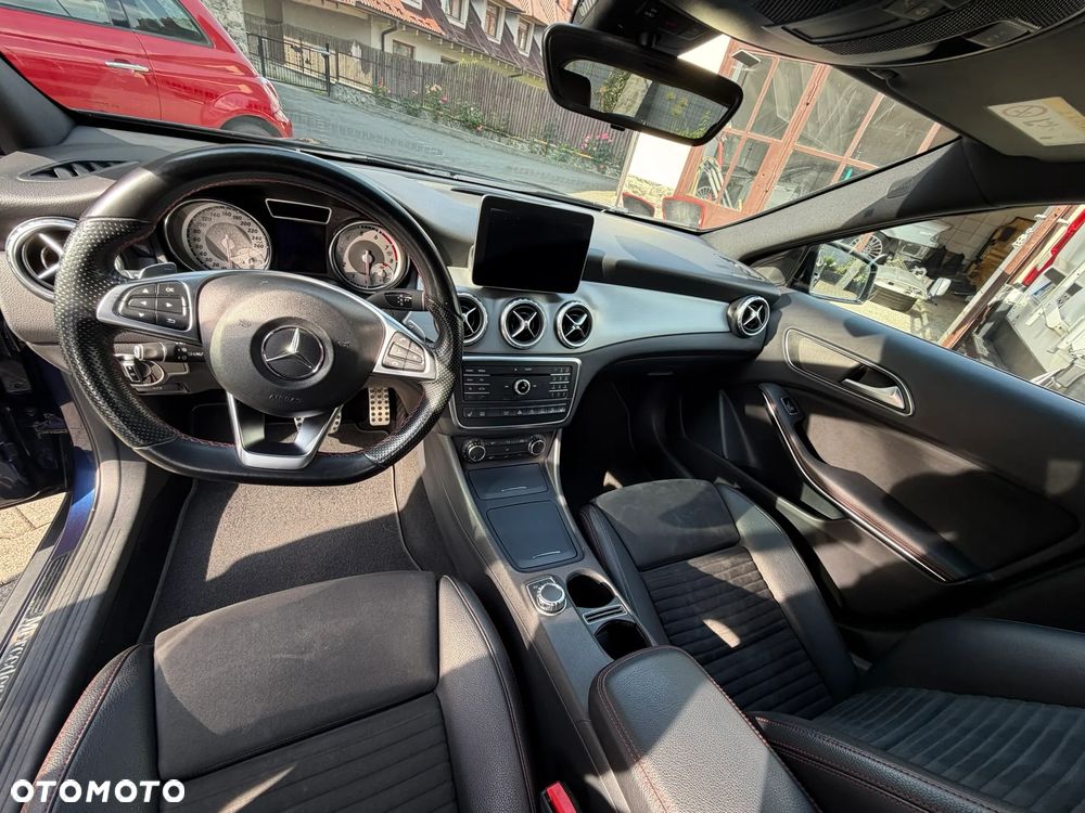 Mercedes-Benz GLA 250 4-Matic - 15