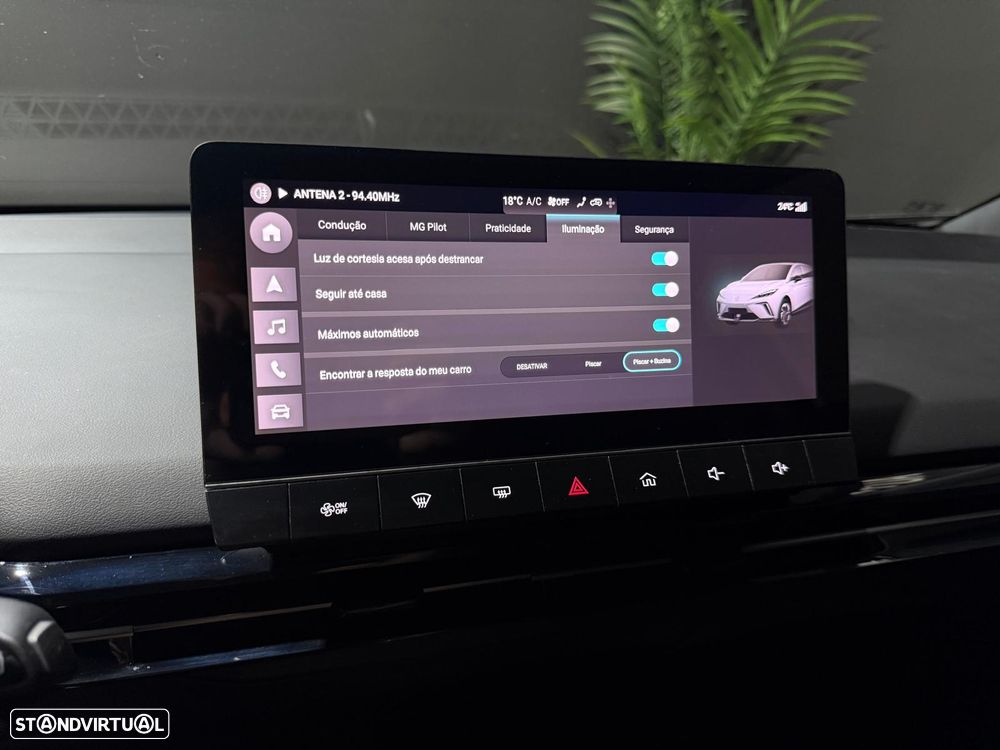 MG MG4 64 kWh Luxury - 36