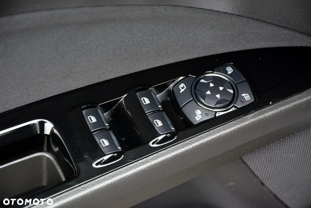 Ford Mondeo - 34
