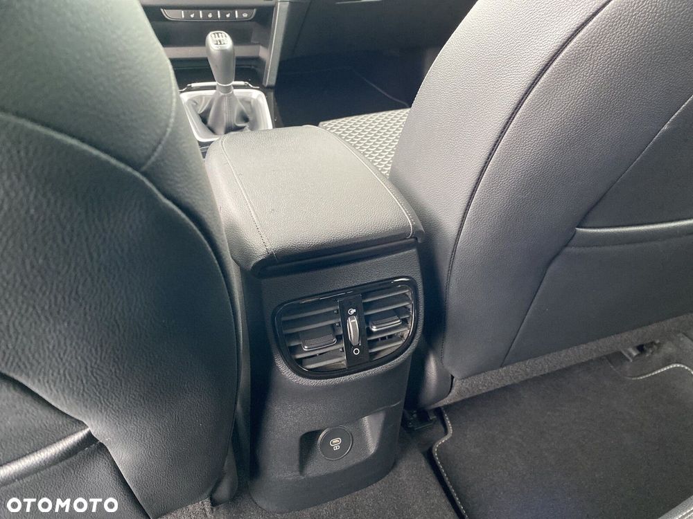 Kia Ceed - 13