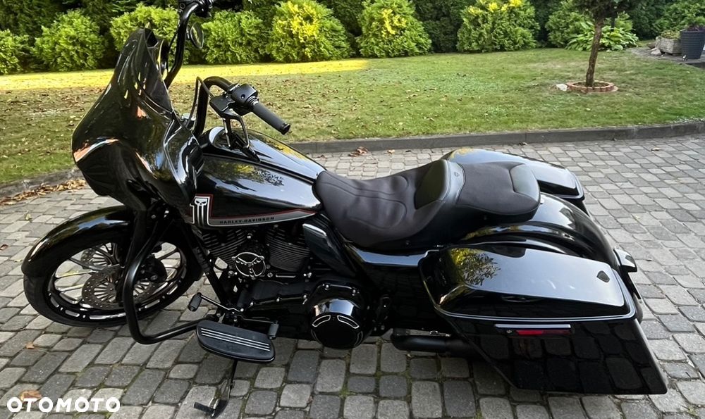 Harley-Davidson Touring Street Glide - 2