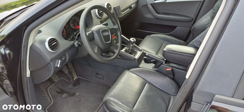 Audi A3 Sportback 2.0 TDI DPF Attraction - 5