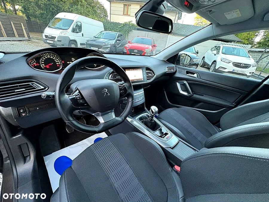 Peugeot 308 1.5 BlueHDi Allure S&S - 15