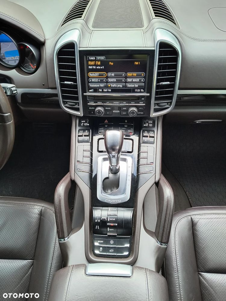 Porsche Cayenne - 13