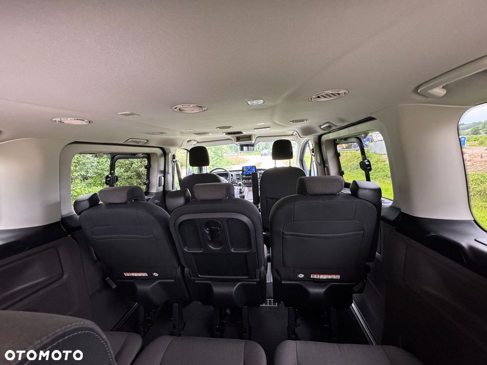 Ford Tourneo Custom 2.0 EcoBlue L2 Titanium - 25