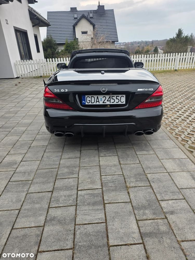 Mercedes-Benz SL 63 AMG SPEEDSHIFT MCT - 13