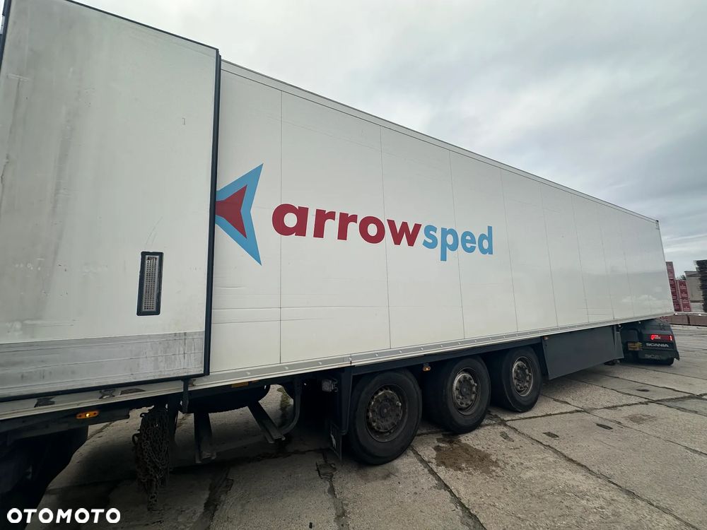 Schmitz CARGOBULL - 12