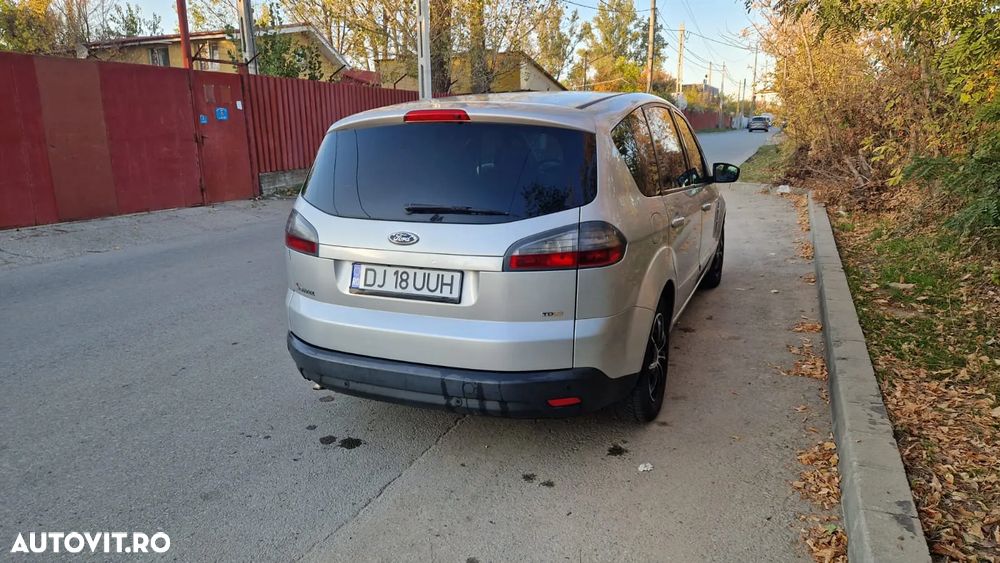 Ford S-Max - 8