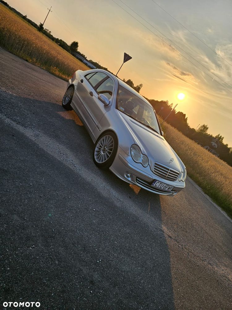 Mercedes-Benz Klasa C 200 T CDI Classic - 4