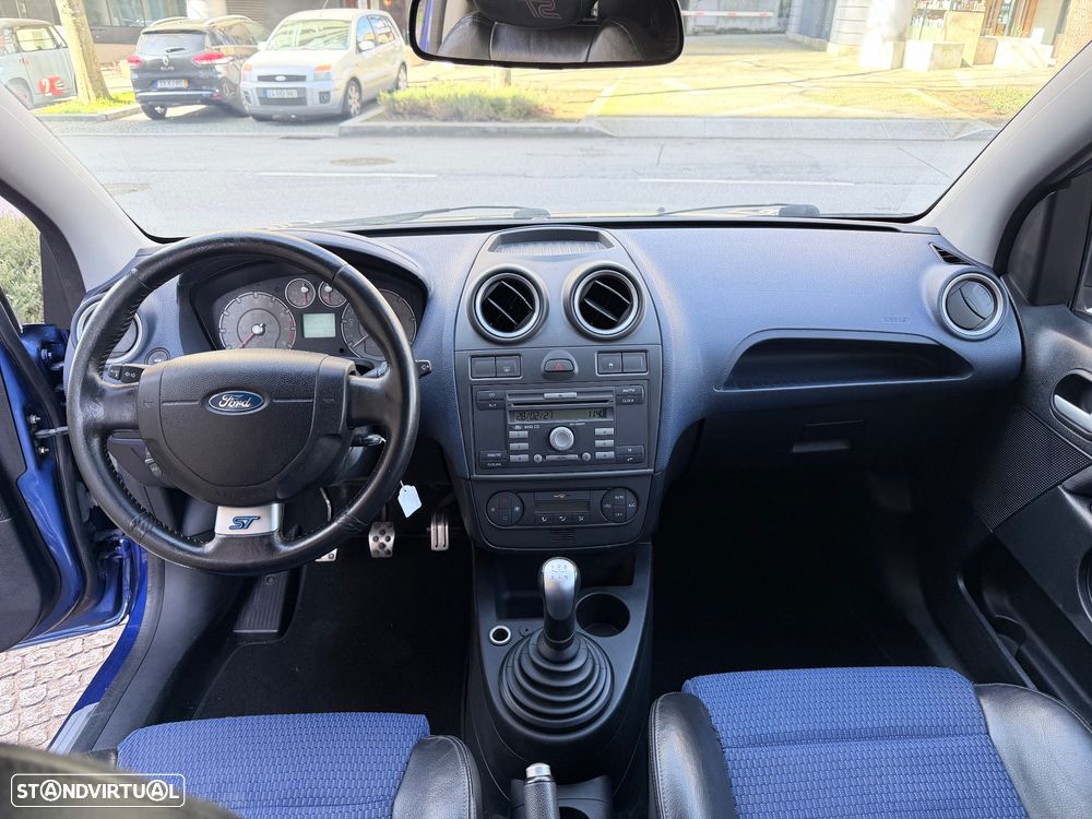 Ford Fiesta 2.0 ST - 28