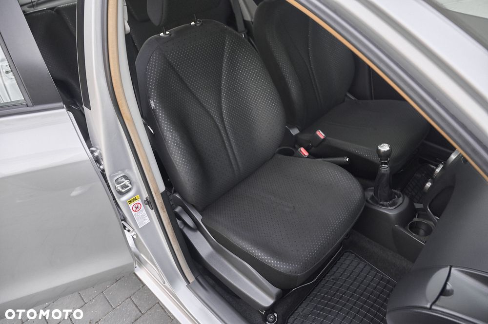 Toyota Yaris 1.33 VVT-i Sol - 30