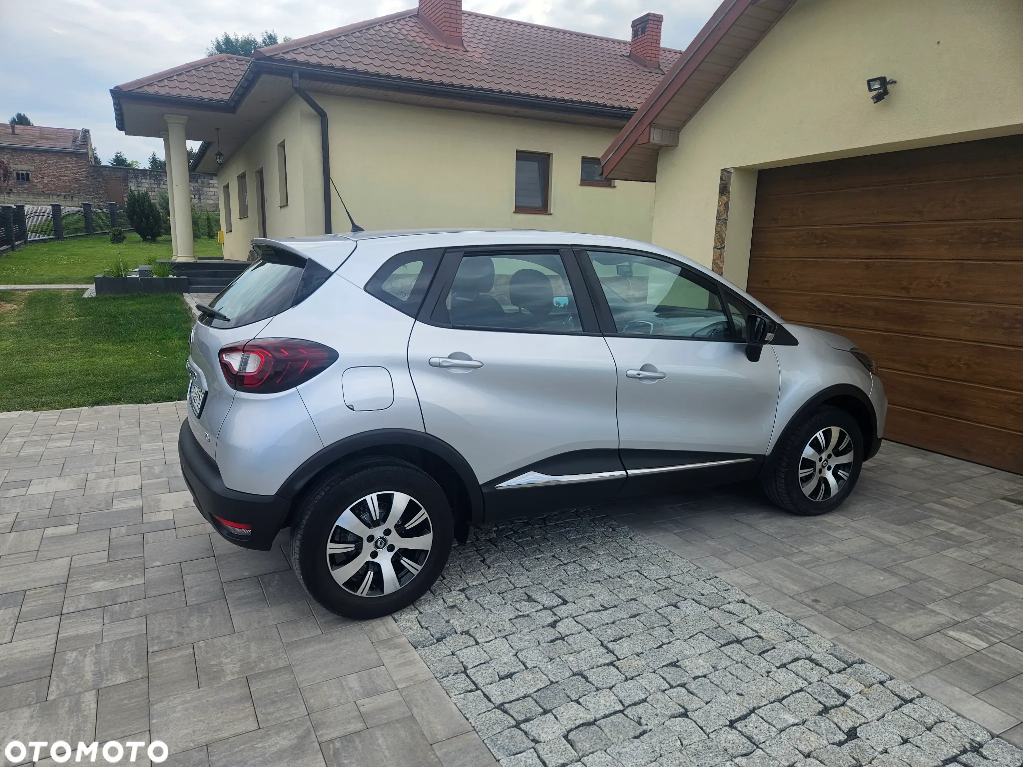 Renault Captur (ENERGY) TCe 90 BOSE EDITION - 14