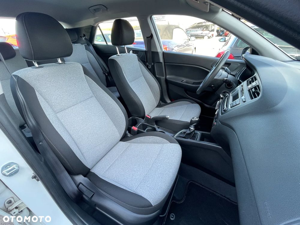 Hyundai i20 1.1 CRDi Passion - 10