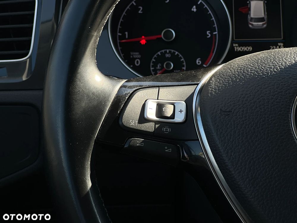 Volkswagen Golf - 18