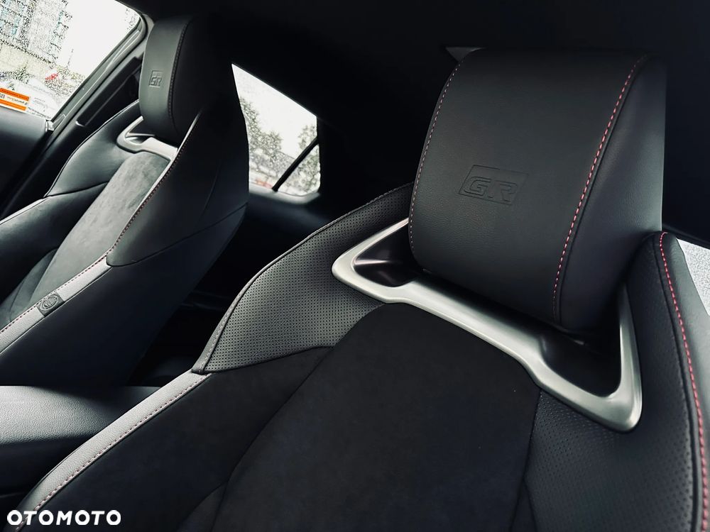 Toyota C-HR 2.0 PHEV Dynamic Force GR Sport - 23