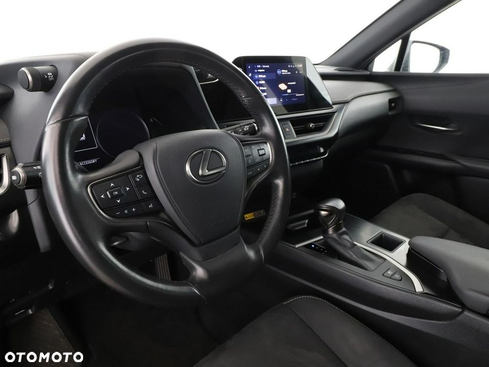 Lexus UX 250h - 15