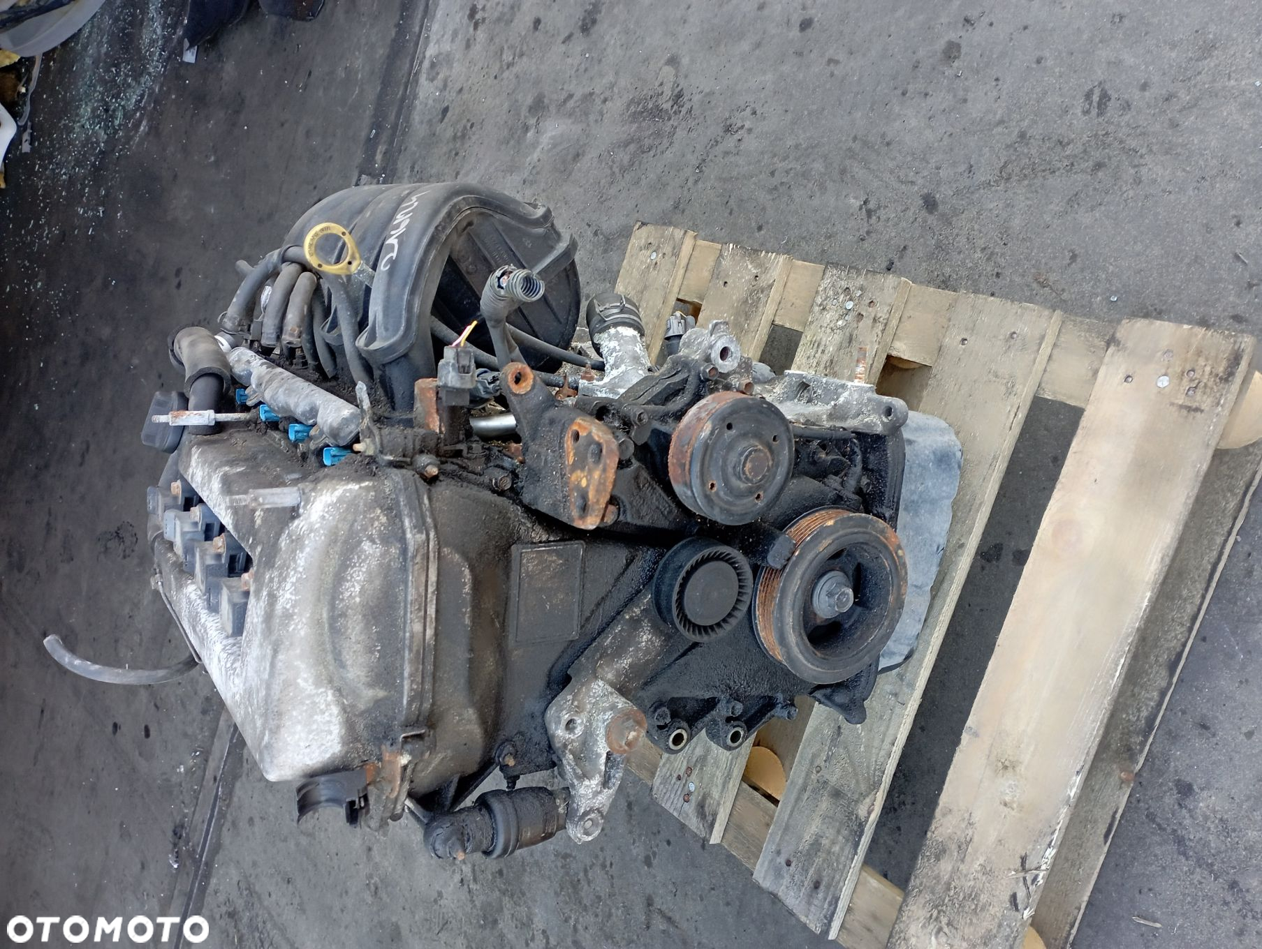 SILNIK 3ZZ-FE

 TOYOTA
 COROLLA VERSO II E12 - 5