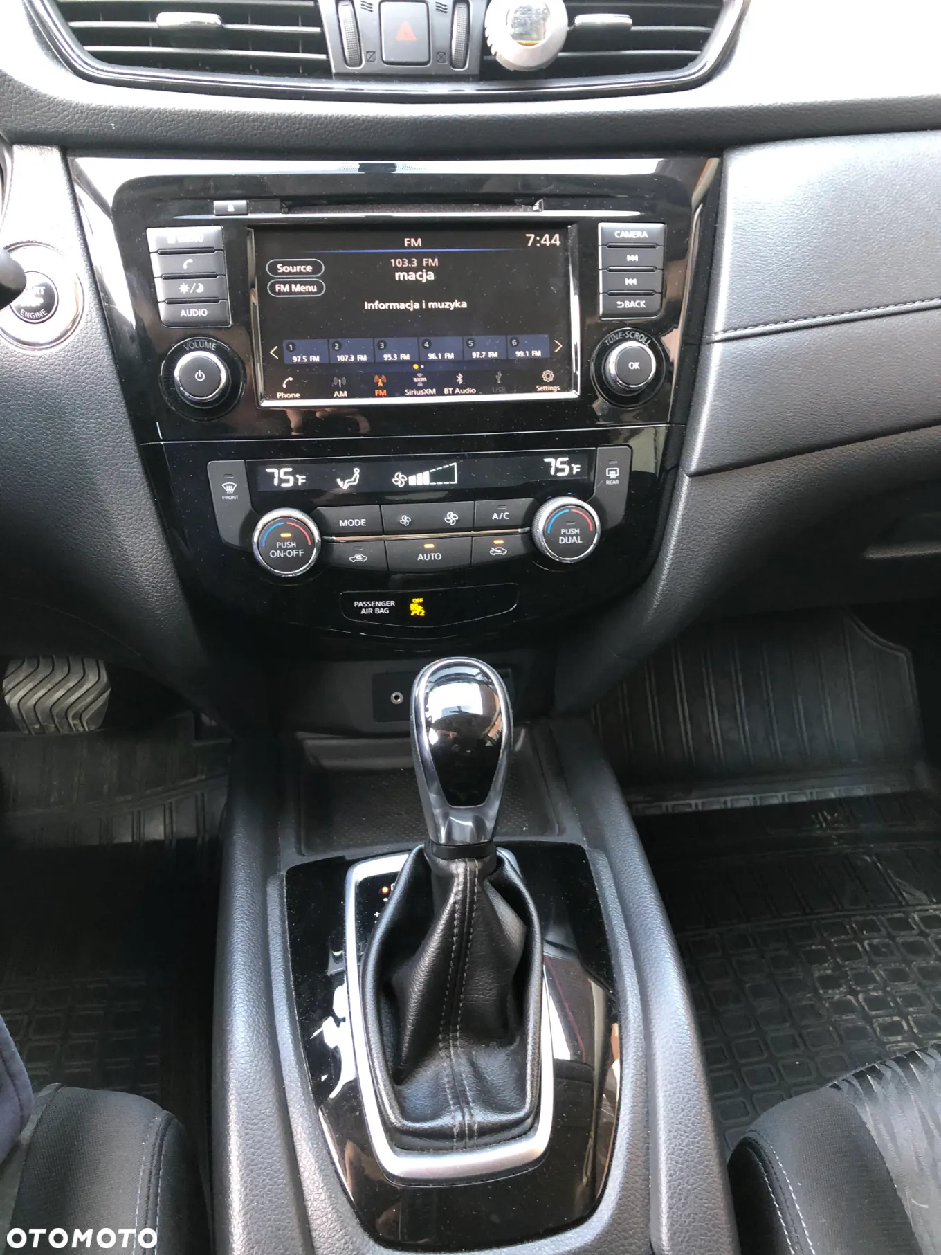 Nissan Rogue - 26