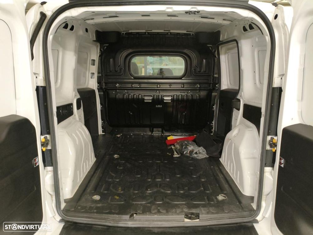 Fiat DOBLO CARGO 1.6 MJ SX 3L - 9