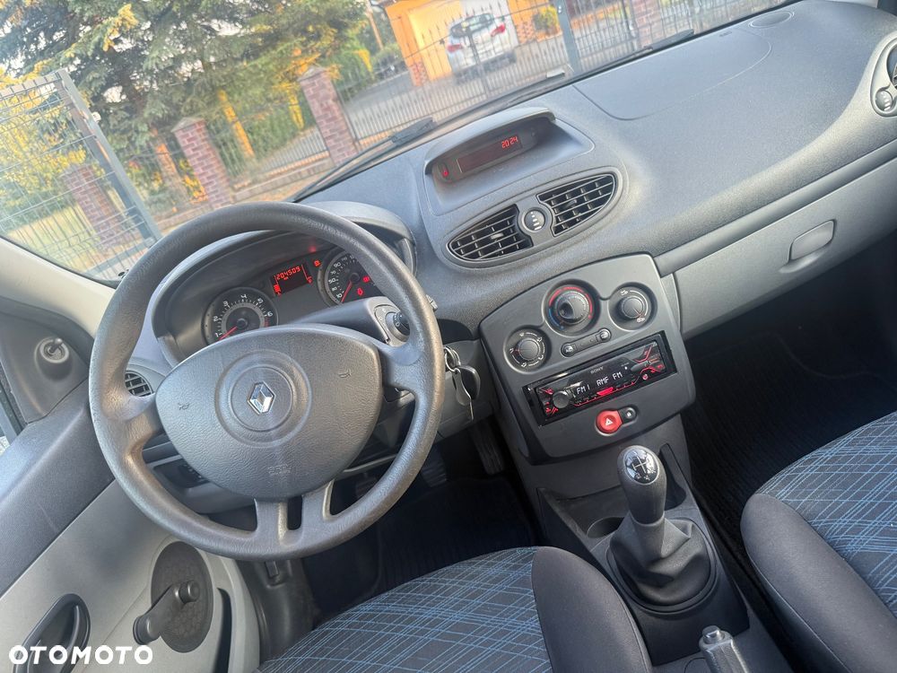 Renault Clio - 22