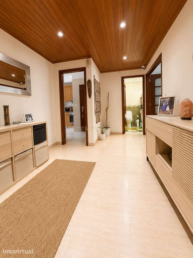 Apartamento T2 com Parqueamento | Rio de Mouro / Casais de Mem Martins - Grande imagem: 4/38