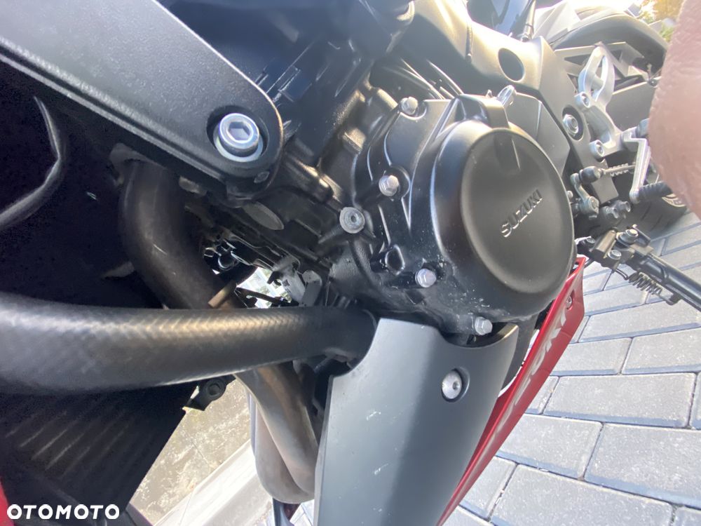 Suzuki GSX 1000 - 11
