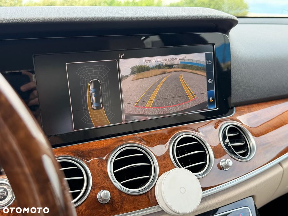 Mercedes-Benz Klasa E 220 d 4-Matic 9G-TRONIC - 13