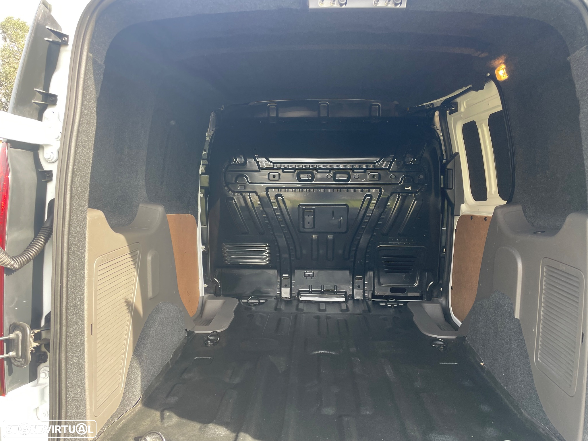 Ford Transit Connect 3 lugares 100 CV - 3