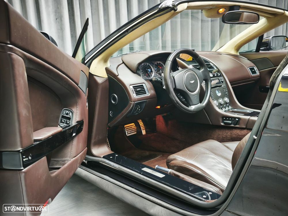 Aston Martin Vantage Roadster Sportshift - 11