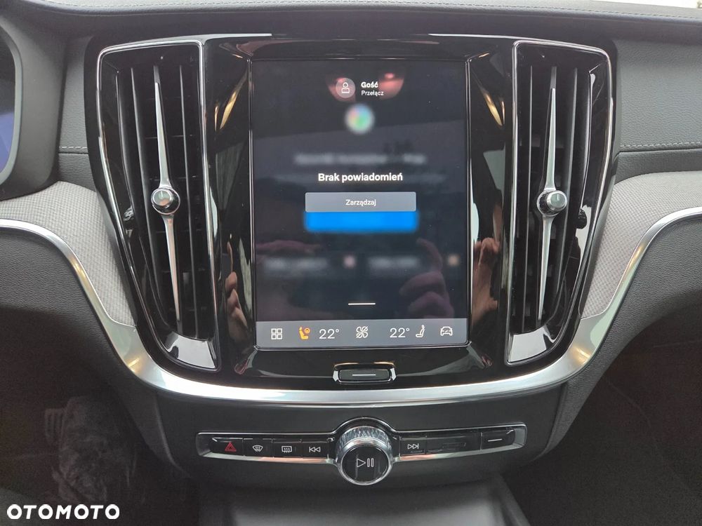 Volvo V60 B4 B DKG Ultra Dark - 15