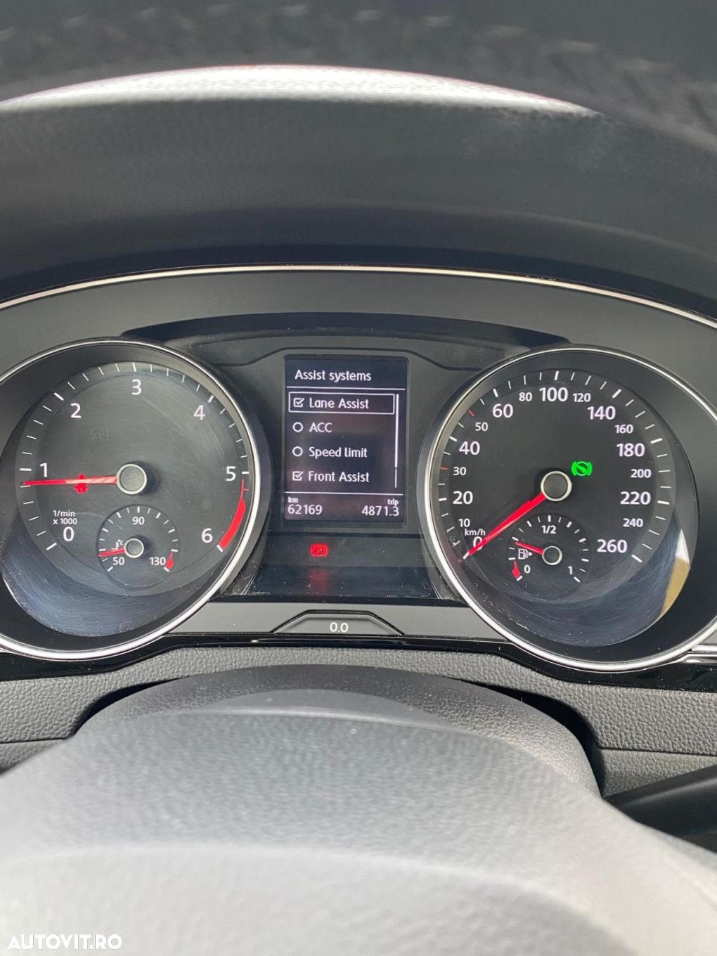 Volkswagen Passat - 8