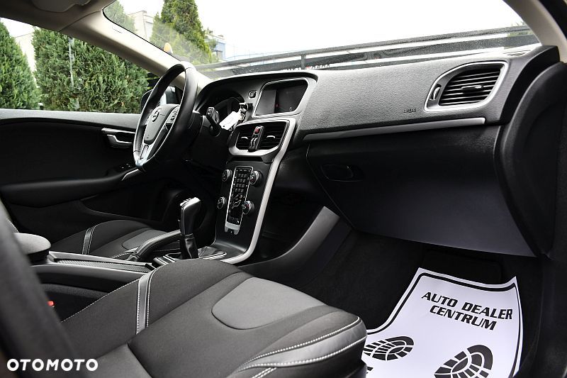 Volvo V40 T2 Momentum - 6
