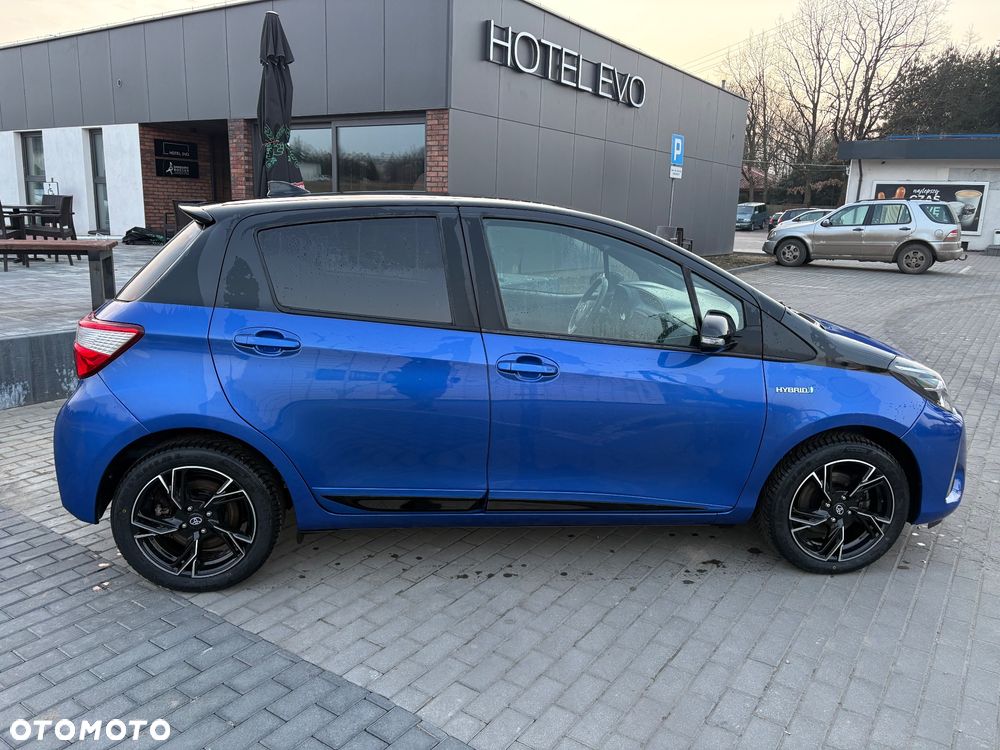 Toyota Yaris Hybrid 100 Selection Passion - 8