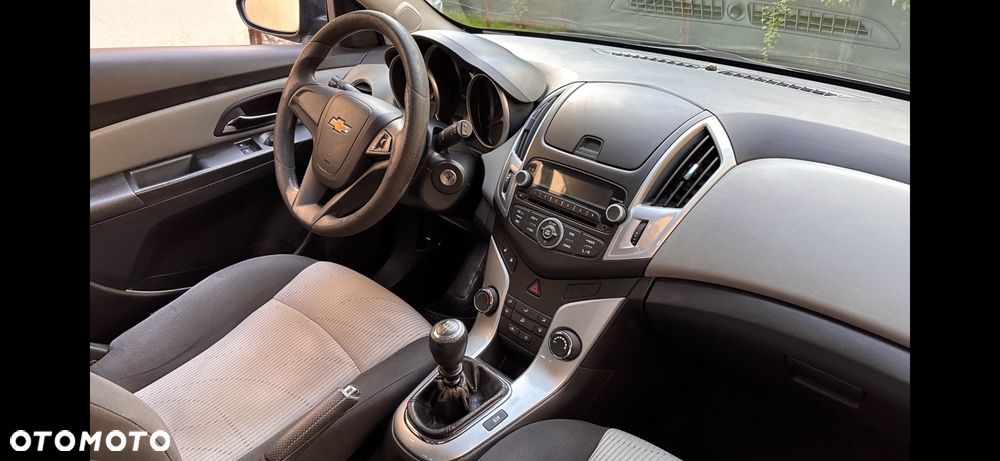 Chevrolet Cruze 1.6 LS - 5