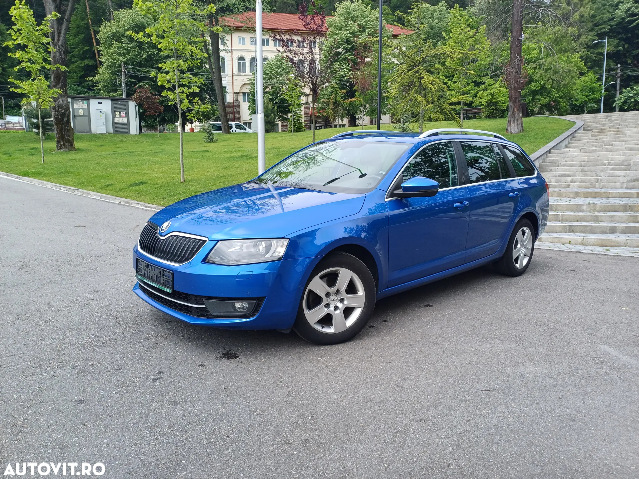 Skoda Octavia Combi Diesel 2.0 TDI Style - 3