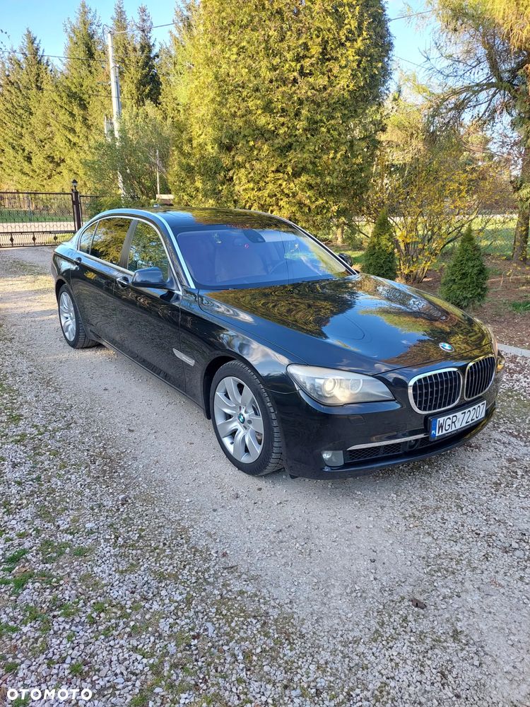 BMW Seria 7 750i L - 1