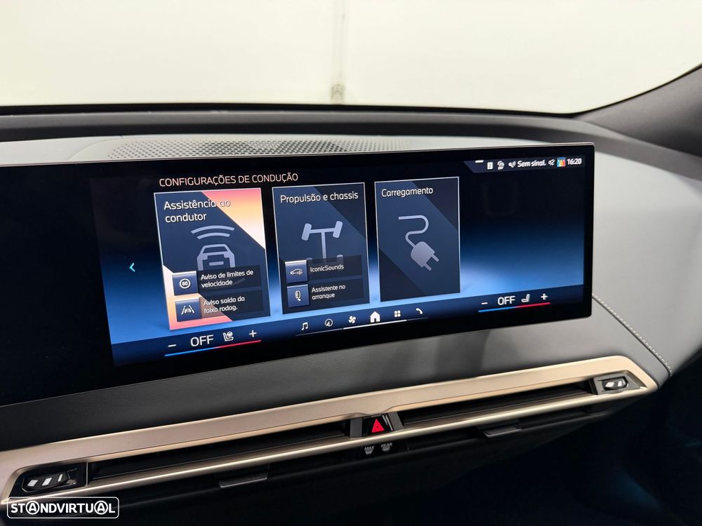 BMW iX xDrive 50 Pack Desportivo - 16