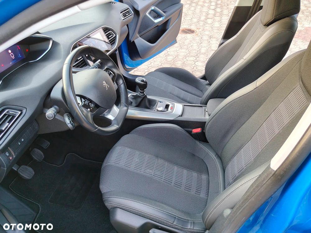 Peugeot 308 - 24