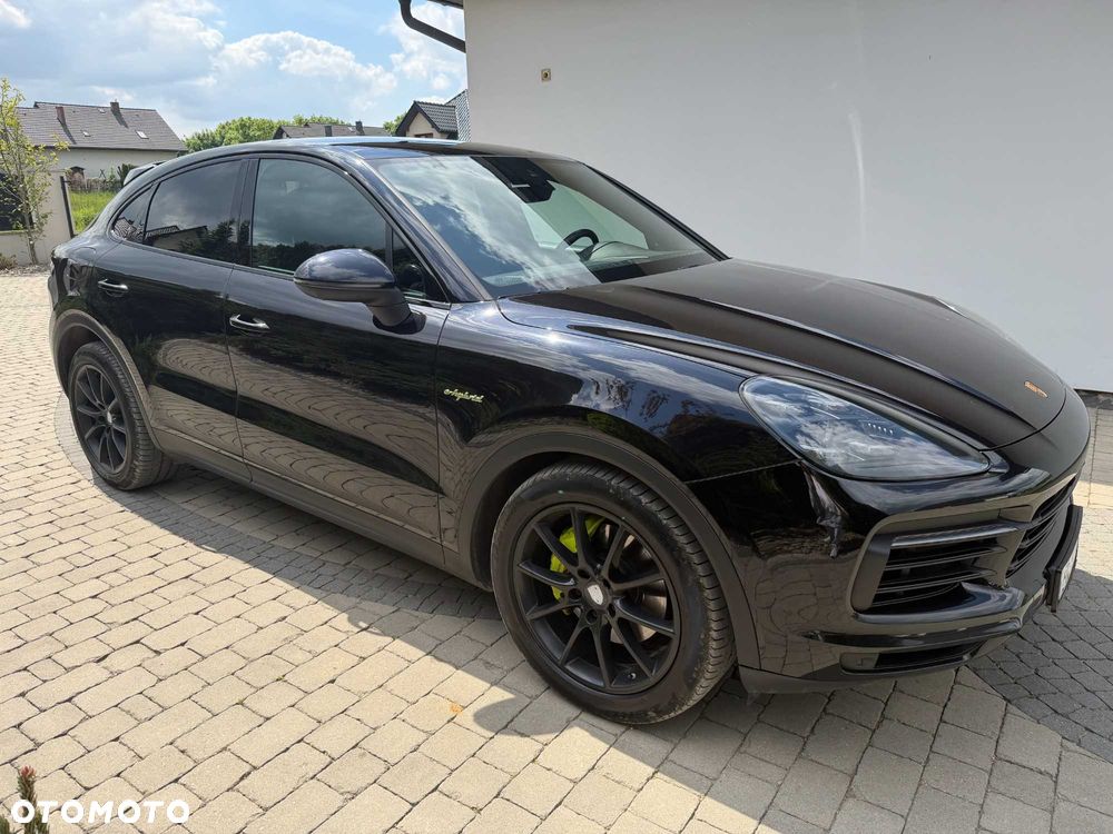 Porsche Cayenne - 1