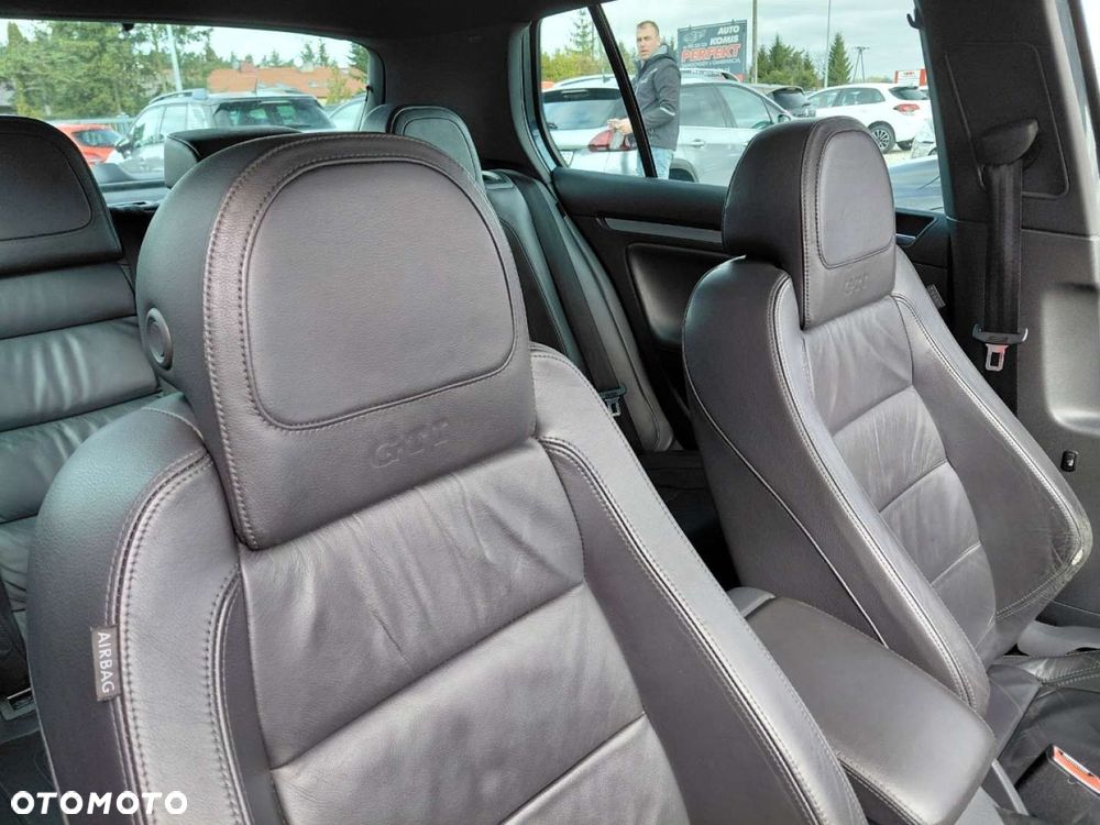 Volkswagen Golf - 16