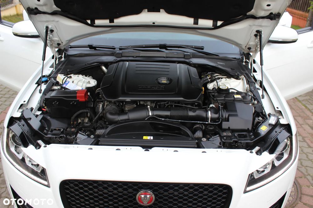 Jaguar XF 25d R-Sport - 34