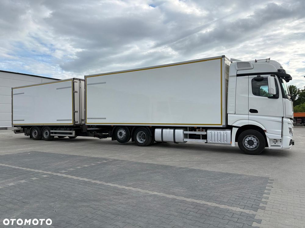 Mercedes-Benz Actros - 11