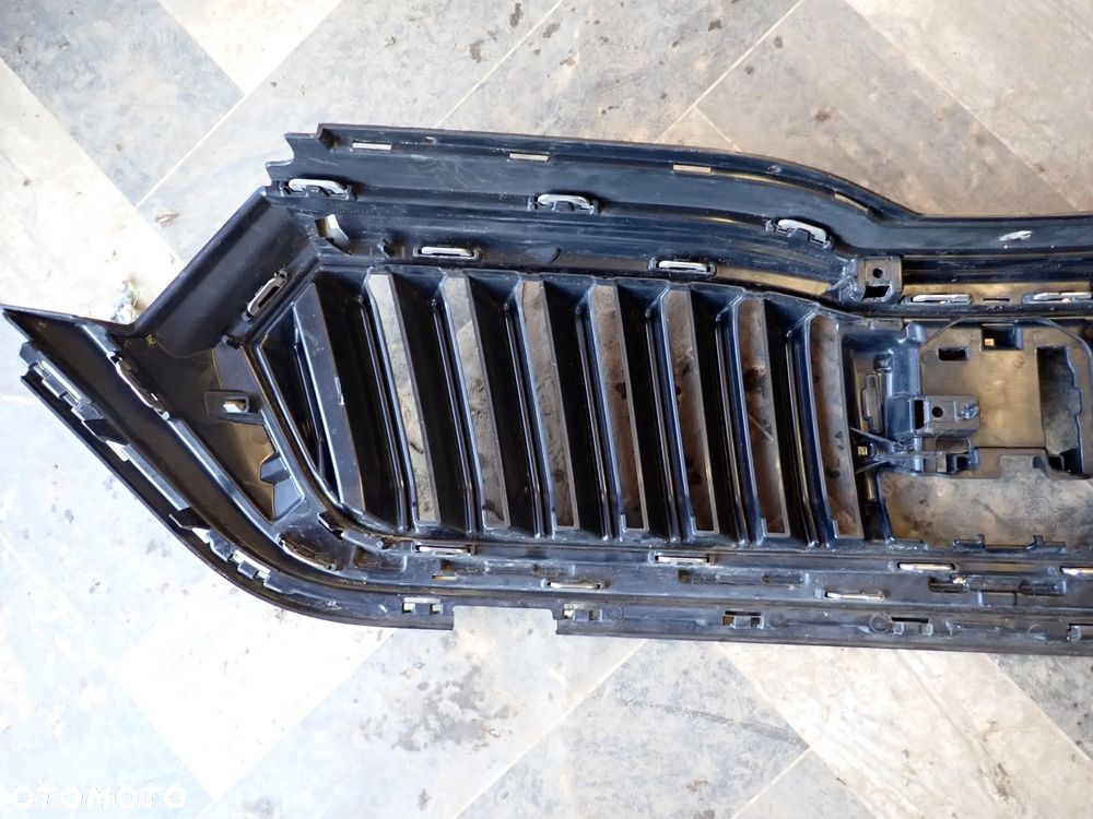 SKODA OCTAVIA IV GRILL - 4